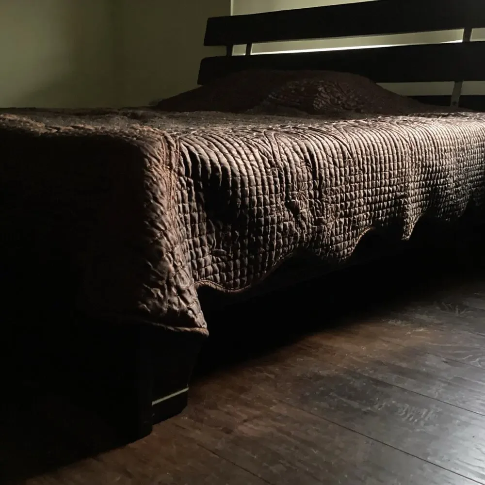 N/A quilted bed